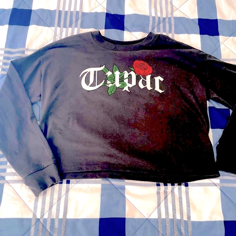 Gap teen Tupac Shakur cropped long sleeve floral red rose gray shirt